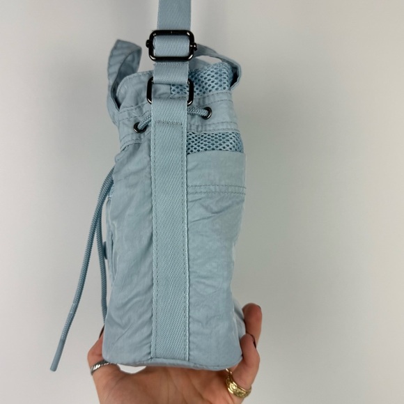 Gaiam Light Blue Convertible Bucket Bag – Adjustable Crossbody & Tote - Picture 3 of 10